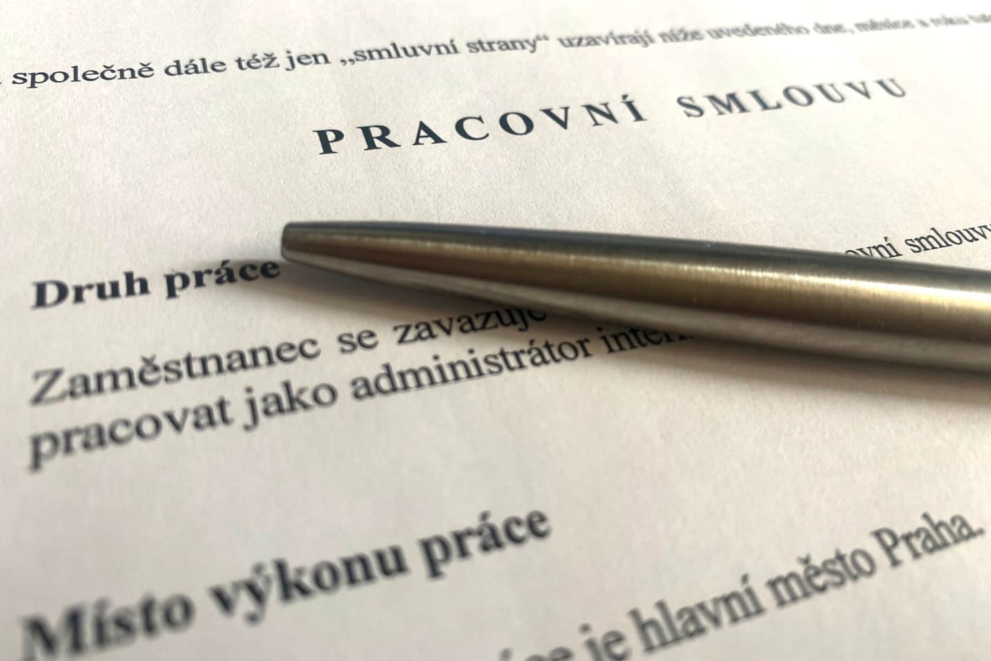 Трудовий договір у Чехії: що обов’язково перевірити перед підписанням