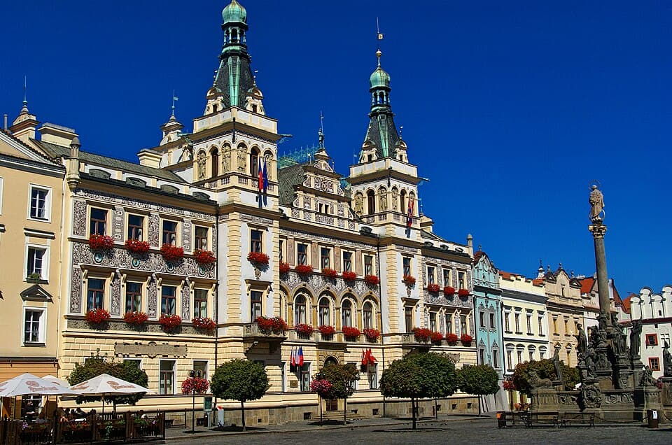 Pernštýnské náměstí and the town hall in Pardubice